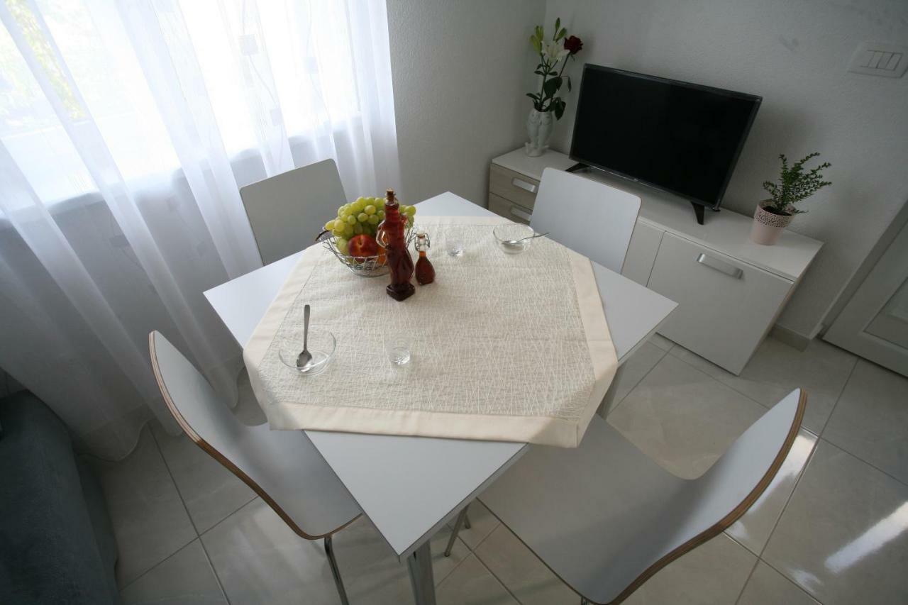 Апартаменты Apartman Fantasy Трогир Экстерьер фото